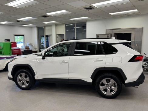 Used 2025 Toyota RAV4 XLE AWD/4WD image 2