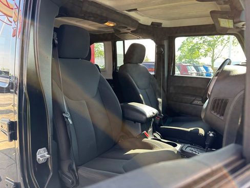 Used 2016 Jeep Wrangler Unlimited Sport w/ Quick Order Package 24S AWD/4WD image 30