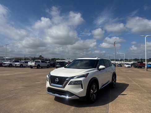 Certified 2023 Nissan Rogue Platinum w/ Platinum Premium Package FWD image 8