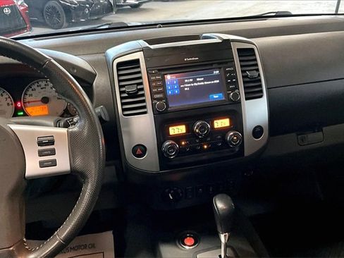 Used 2020 Nissan Frontier PRO-4X w/ Pro-4x Utility Package image 10