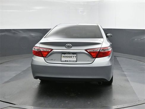 Used 2016 Toyota Camry XLE image 8