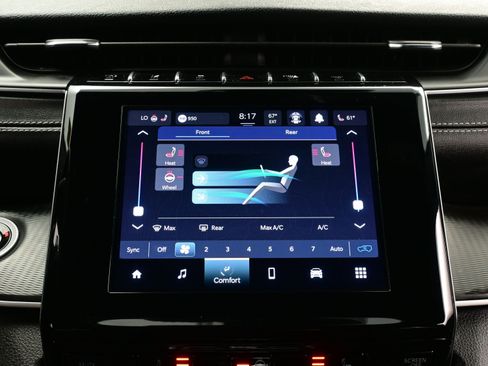 Used 2024 Jeep Grand Cherokee L Altitude image 21