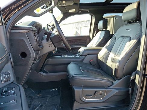 Certified 2024 Ford Expedition Platinum image 14