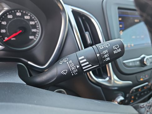 Used 2024 Chevrolet Equinox LT image 24