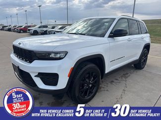 Used 2025 Jeep Grand Cherokee Altitude video 1