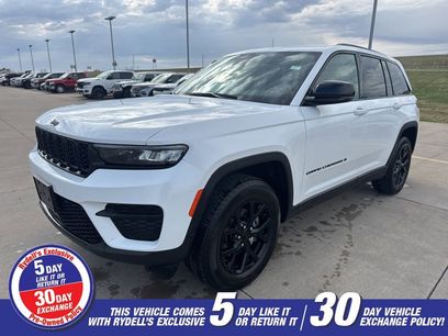 Used 2025 Jeep Grand Cherokee Altitude