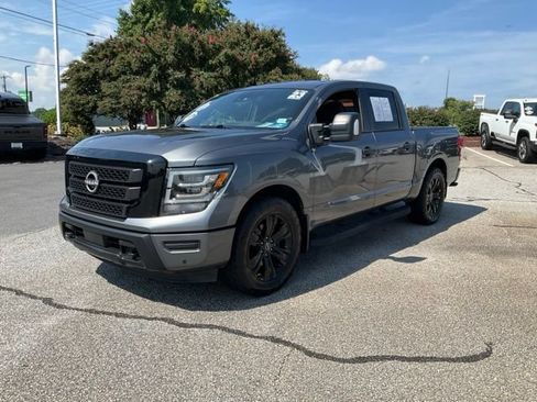 Used 2023 Nissan Titan SV w/ SV Convenience Package RWD image 1