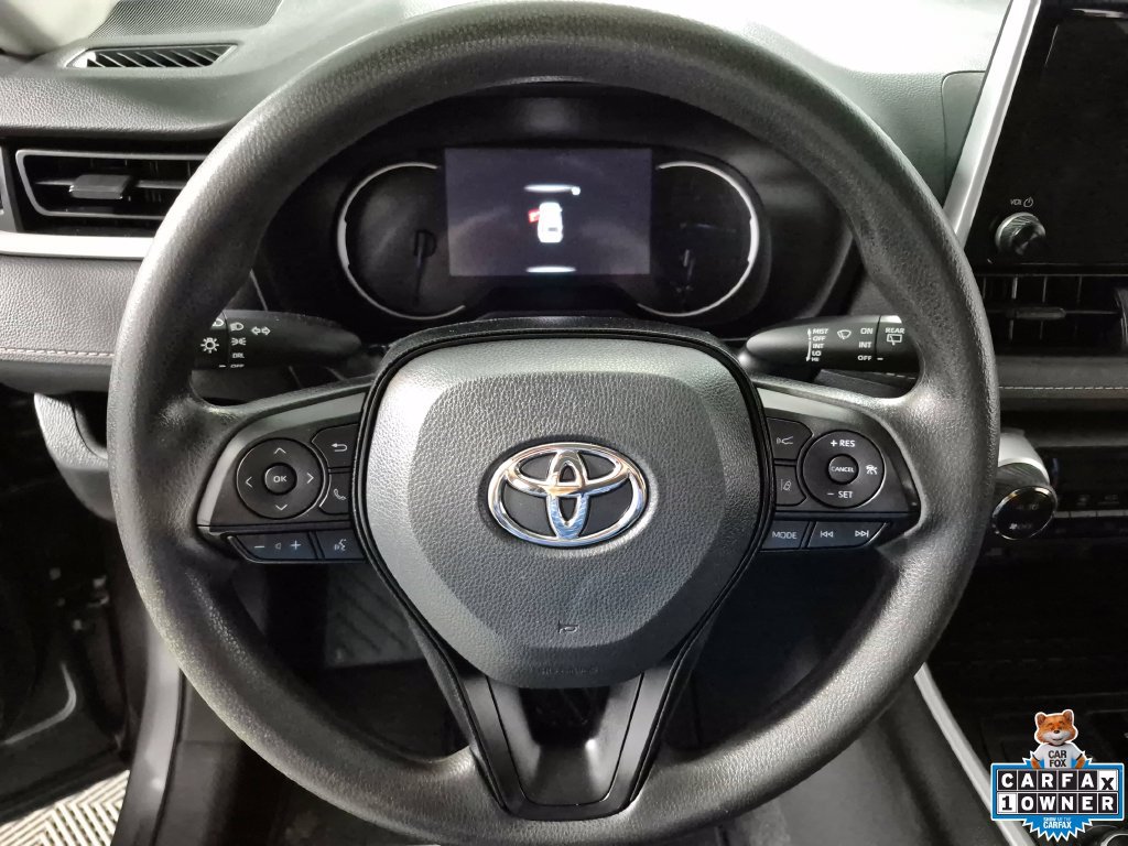 Used 2023 Toyota RAV4 LE AWD/4WD image 11