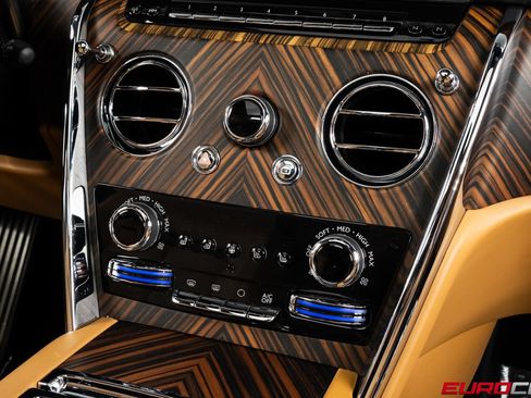 Used 2019 Rolls-Royce Cullinan AWD/4WD image 32