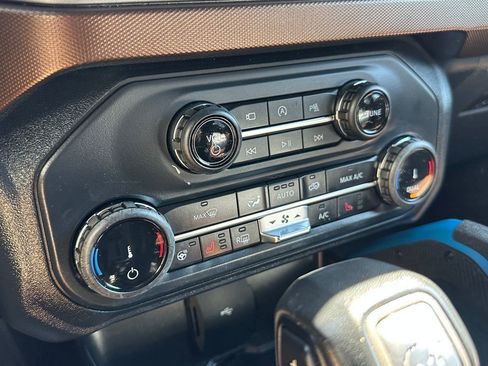 Used 2022 Ford Bronco Outer Banks w/ Sasquatch Package image 11