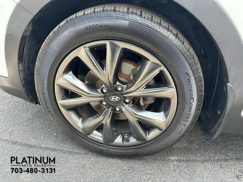 Used 2017 Hyundai Santa Fe Sport w/ Cargo Package AWD/4WD image 21