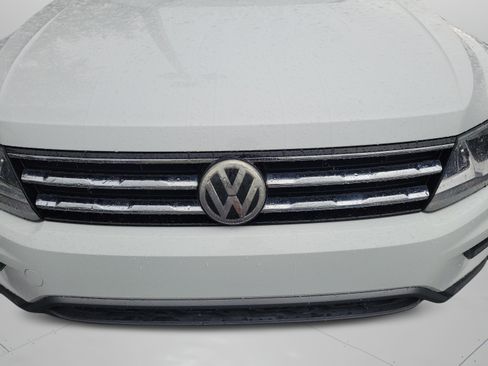 Used 2020 Volkswagen Tiguan SE FWD image 12