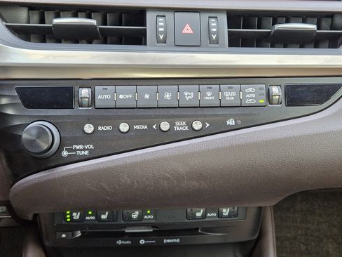 Used 2019 Lexus ES 350 w/ Premium Package image 25