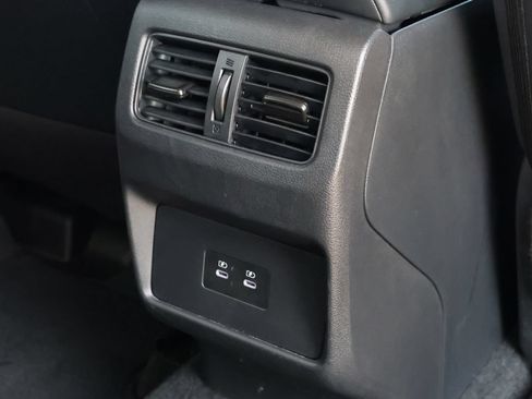 Used 2026 Nissan Rogue SL FWD image 35