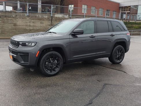 New 2026 Jeep Grand Cherokee Altitude AWD/4WD image 3
