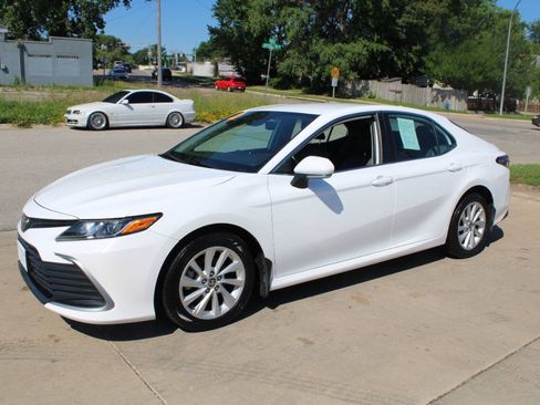 Used 2021 Toyota Camry LE w/ Cold Weather Package AWD/4WD image 4