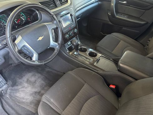 Used 2017 Chevrolet Traverse LT AWD/4WD image 9