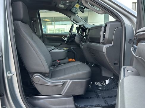 Used 2025 Chevrolet Silverado 1500 LT image 13