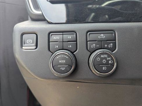 Used 2023 Chevrolet Silverado 1500 LT Trail Boss image 9