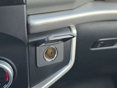 Used 2023 Ford Expedition Max XLT image 27