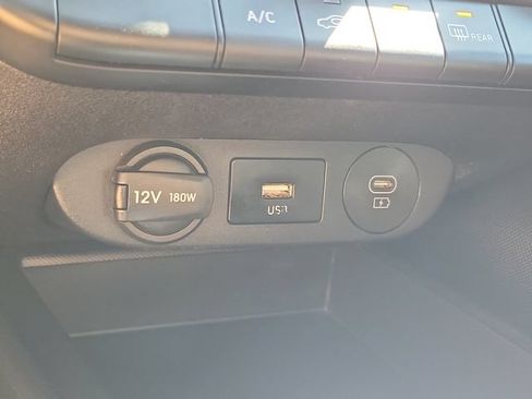 Used 2024 Hyundai Elantra SE FWD image 13