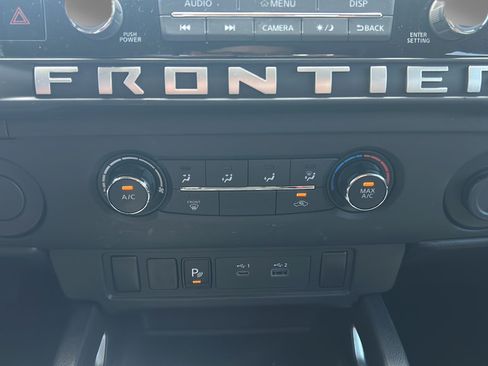 Used 2025 Nissan Frontier SV RWD image 22