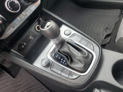 Used 2022 Hyundai Kona SE FWD image 28