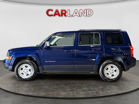 Used 2015 Jeep Patriot Sport w/ Power Value Group FWD image 2