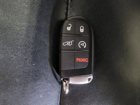 Used 2020 Jeep Grand Cherokee Limited w/ Trailer Tow Group IV image 32