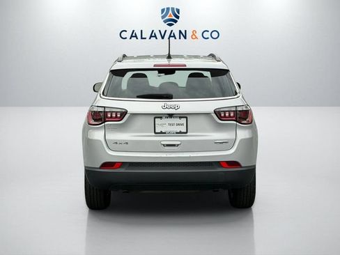Used 2024 Jeep Compass Latitude AWD/4WD image 6