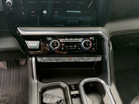 Used 2024 GMC Sierra 2500 Denali w/ Denali Reserve Package image 16