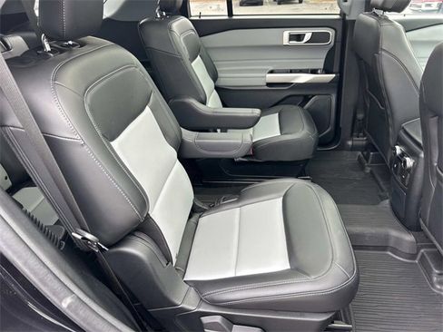 Used 2023 Ford Explorer XLT w/ Equipment Group 202A image 28