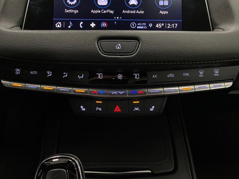 Used 2023 Cadillac XT4 Luxury w/ Cold Weather Package AWD/4WD image 23