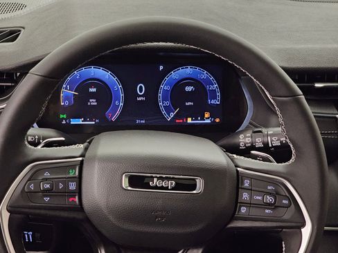 New 2026 Jeep Grand Cherokee Laredo AWD/4WD image 17