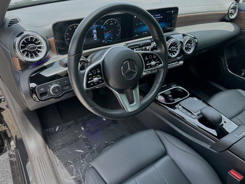 Used 2022 Mercedes-Benz CLA 250 image 7