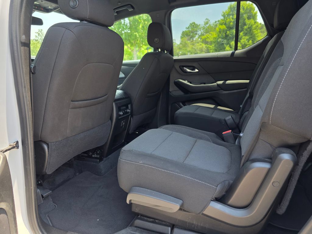 Certified 2023 Chevrolet Traverse LT FWD image 31