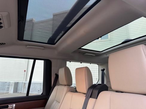 Used 2016 Land Rover LR4 HSE image 23