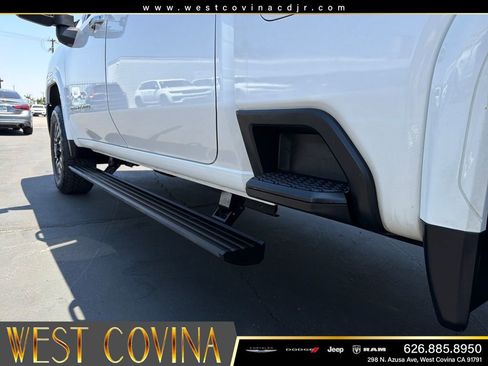 Used 2024 GMC Sierra 2500 Denali Ultimate w/ Max Trailering Package AWD/4WD image 11