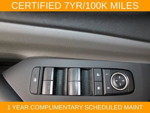 Used 2025 Toyota Prius XLE FWD image 16