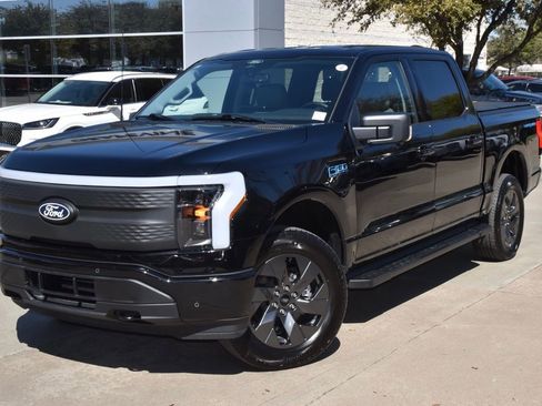 Used 2025 Ford F150 Lightning Flash AWD/4WD image 39