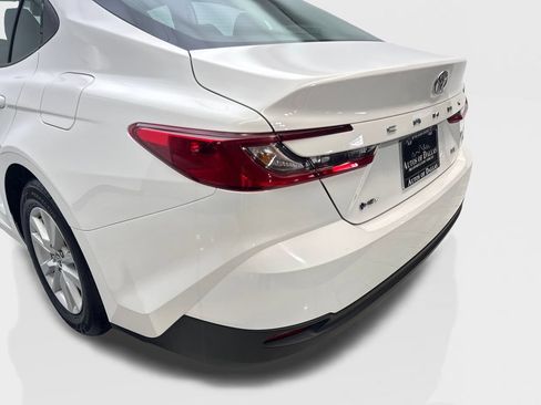 Used 2025 Toyota Camry LE FWD image 19