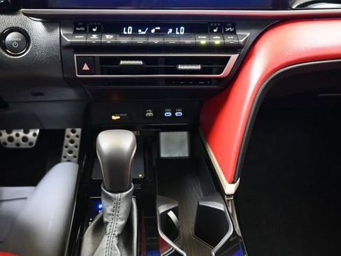 Used 2025 Toyota Camry XSE AWD/4WD image 29