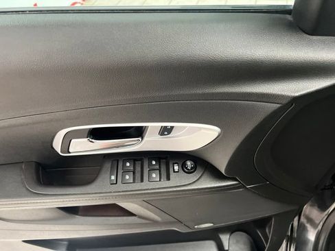 Used 2017 Chevrolet Equinox LT FWD image 20