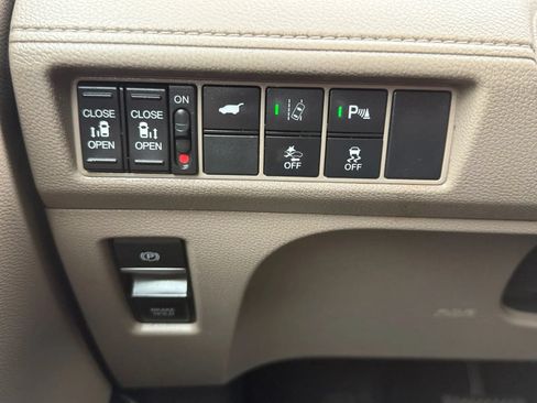 Used 2018 Honda Odyssey Touring image 39