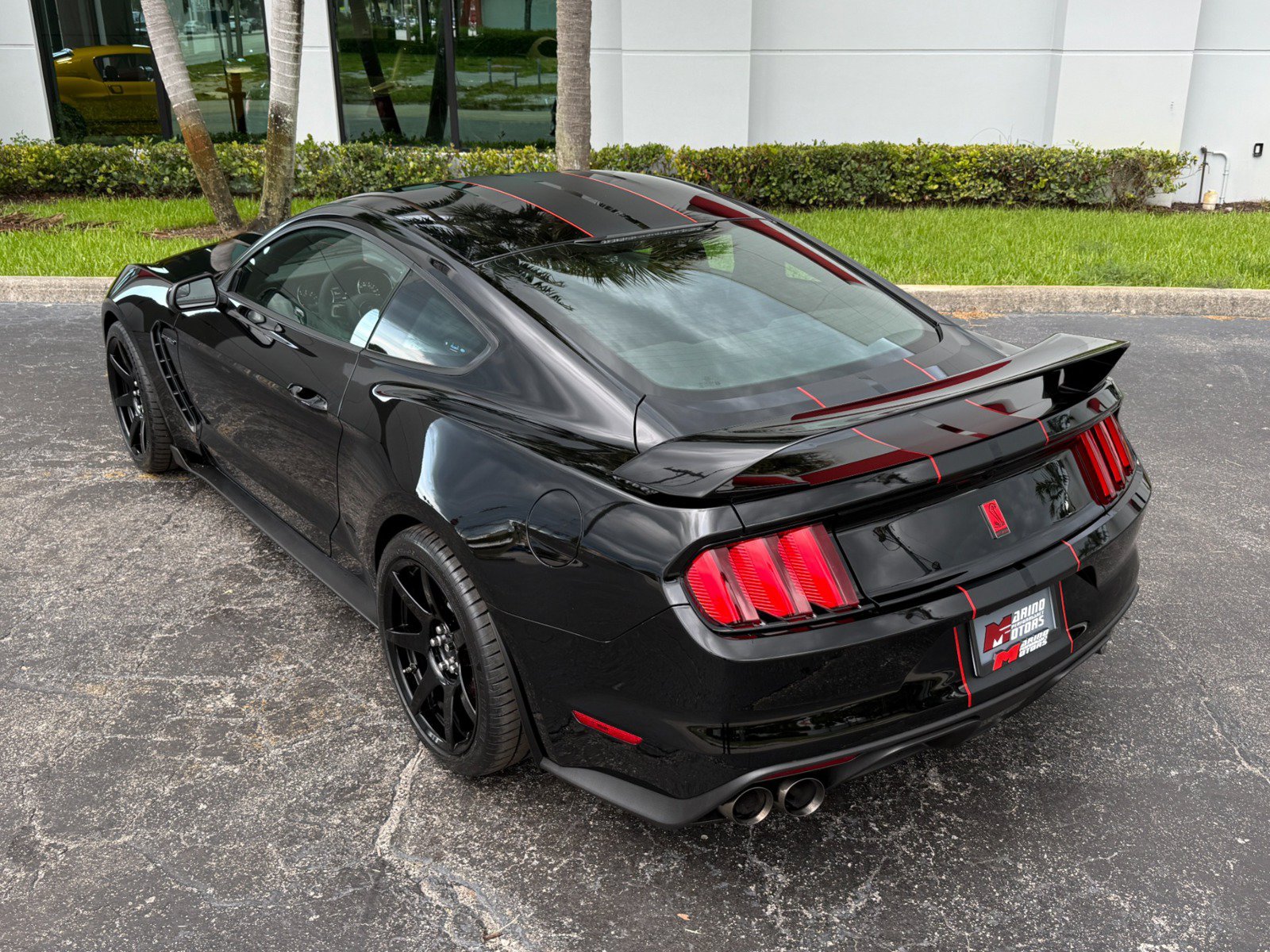 Used 2017 Ford Mustang Shelby GT350R w/ GT350R Equipment Group 920A RWD image 18