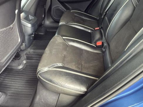 Used 2018 Volvo XC60 T6 R-Design w/ Convenience Package image 40