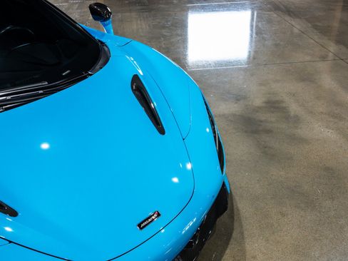 Used 2018 McLaren 720S RWD image 17