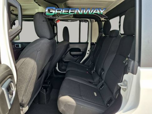 Used 2023 Jeep Gladiator Sport AWD/4WD image 13
