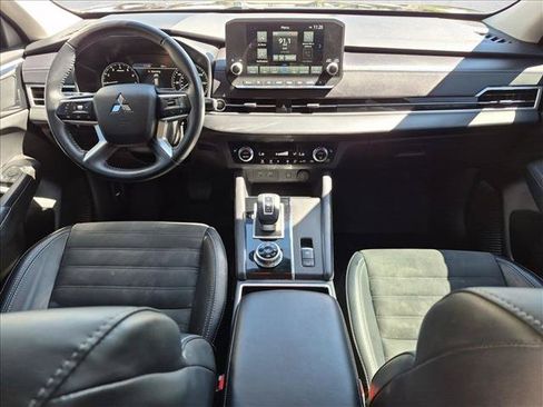 Used 2024 Mitsubishi Outlander SE AWD/4WD image 18