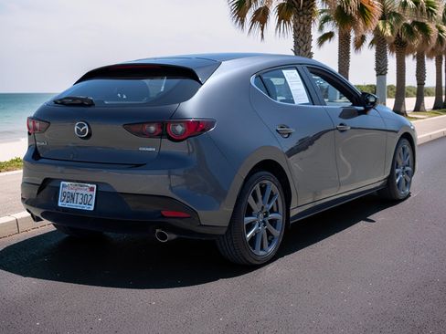 Used 2022 MAZDA MAZDA3 s FWD image 6